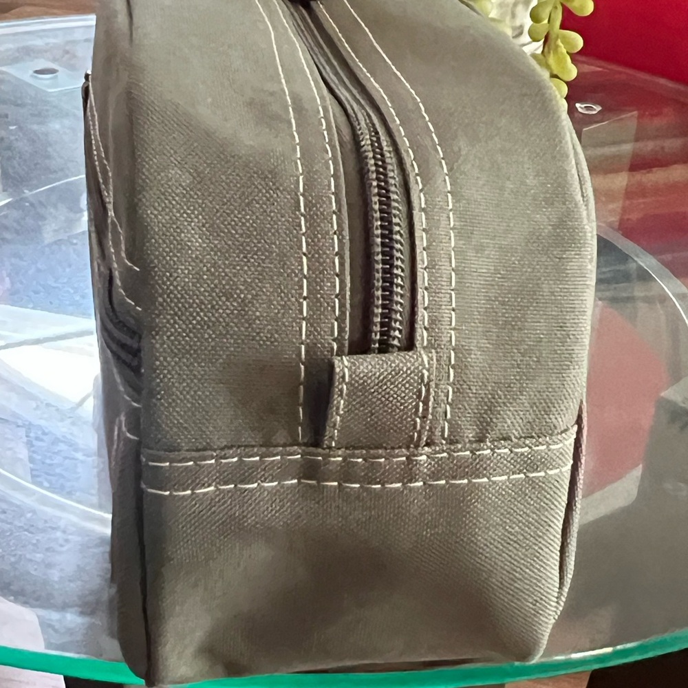Timberland Men's Toiletry Bag Canvas Travel Kit Organizer, Olive, One Size